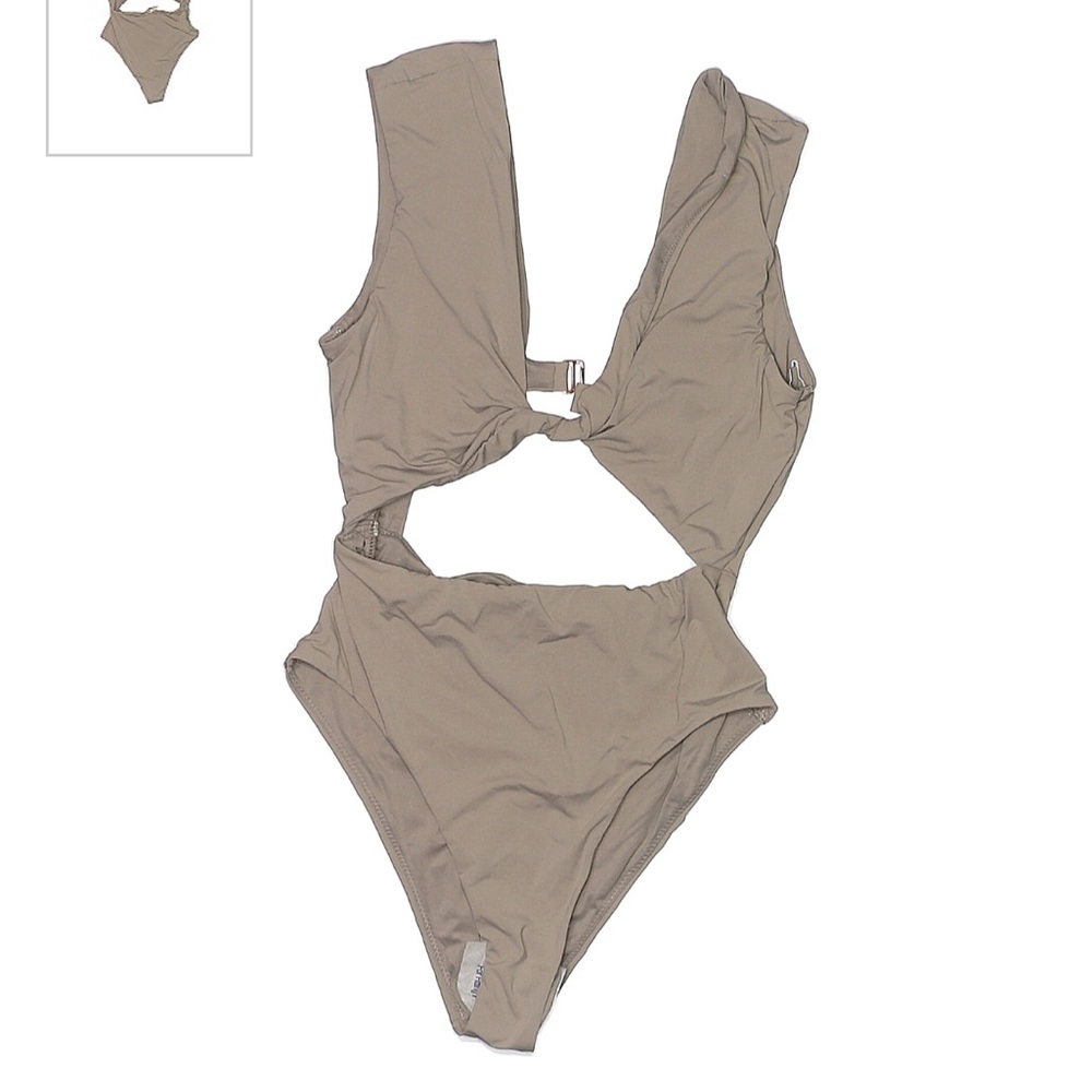 - Tan radio Fiji one piece bathing suit